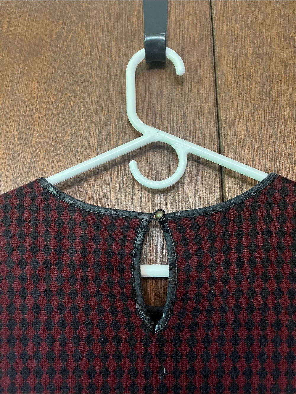 Nine West Burgundy and Black Houndstooth Long Sleeve Knit Shift Dress - Picture 9 of 9